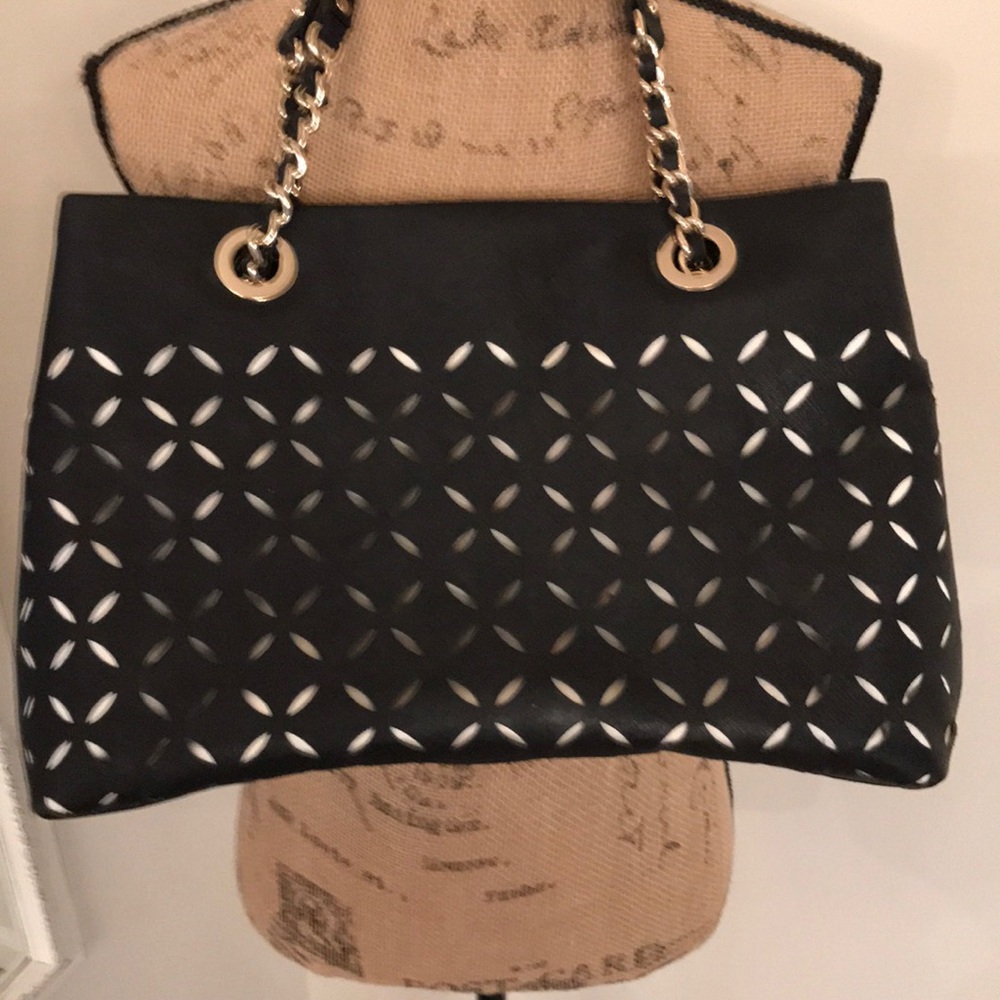 “Who Doesn’t Love A Spade” Kate Spade Handbag - Picture 7 of 8